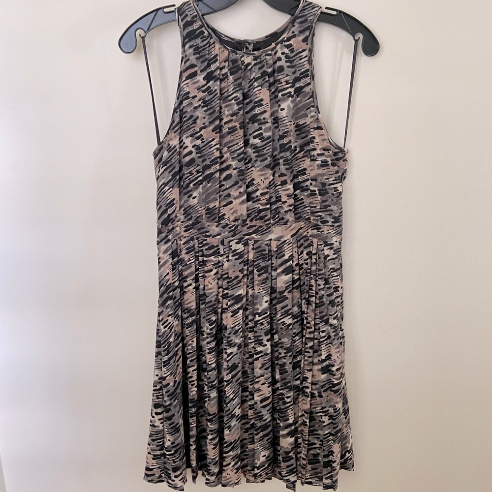 Paper crown dress